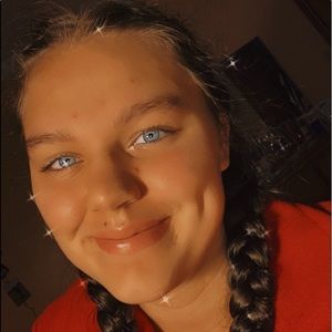 Meet your Posher, Danae